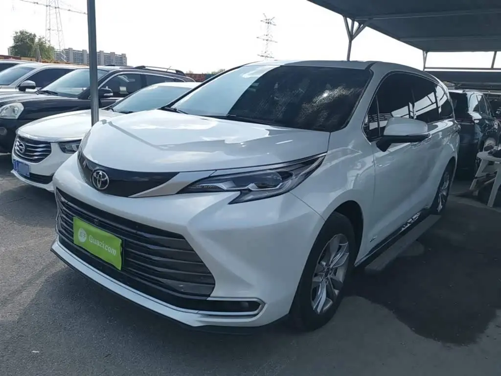 Toyota Sienna 2024 — Photo 2/20