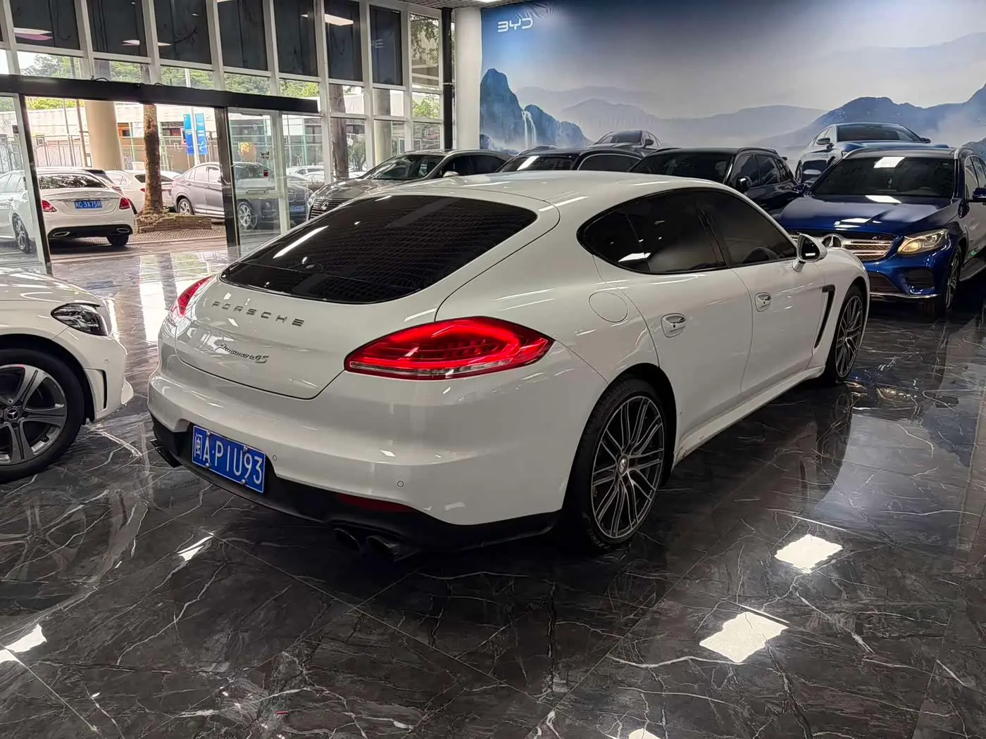 Porsche Panamera 2016 — Фото 5/13