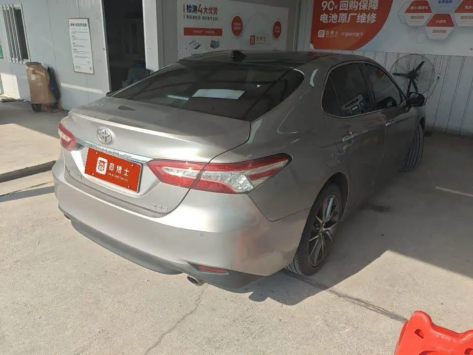 Toyota Camry 2021 — Фото 3/8