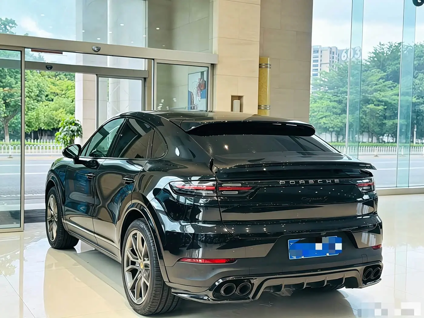 Porsche Cayenne 2020 — Photo 7/9