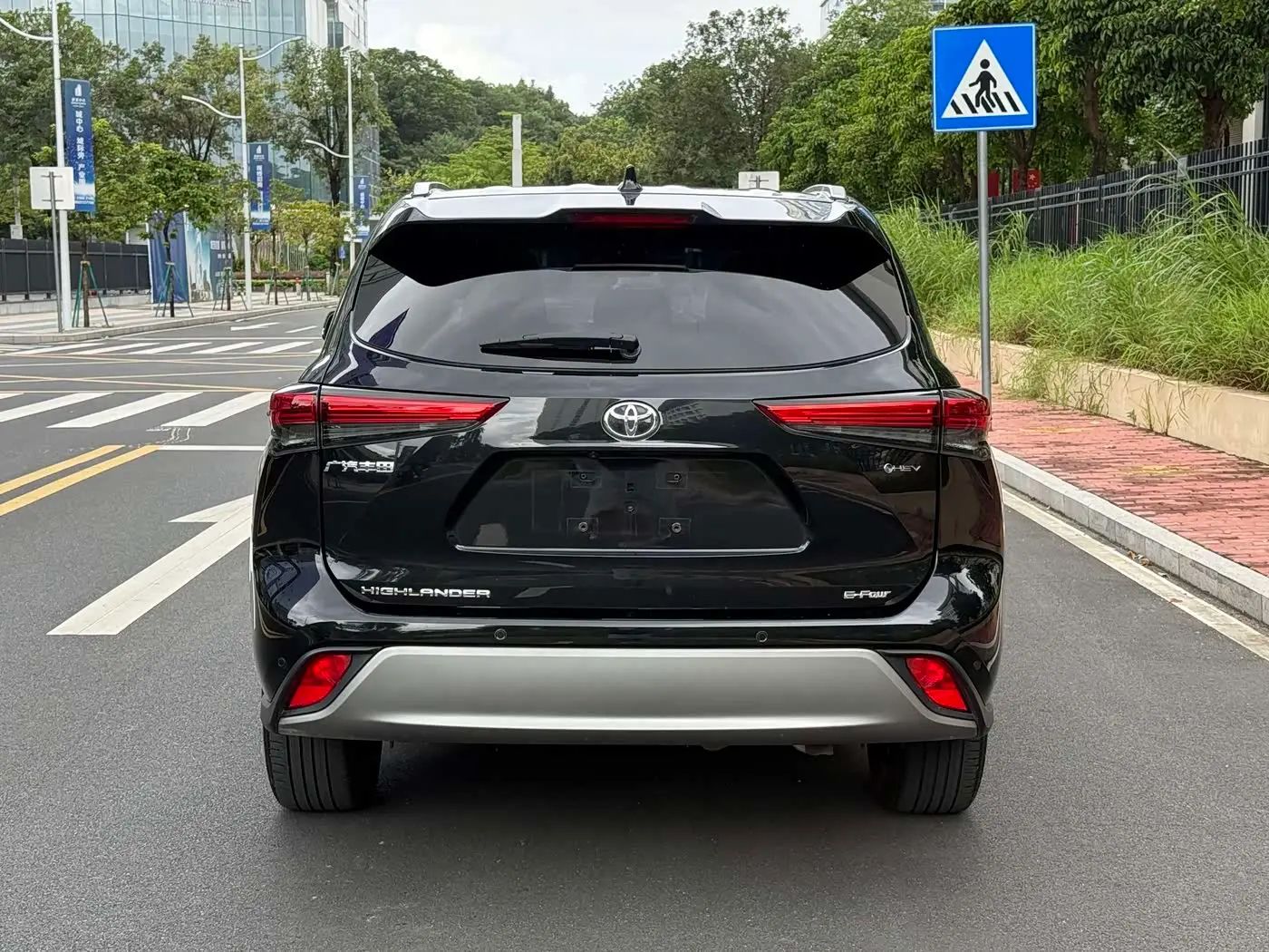 Toyota Highlander 2025 — Фото 18/18