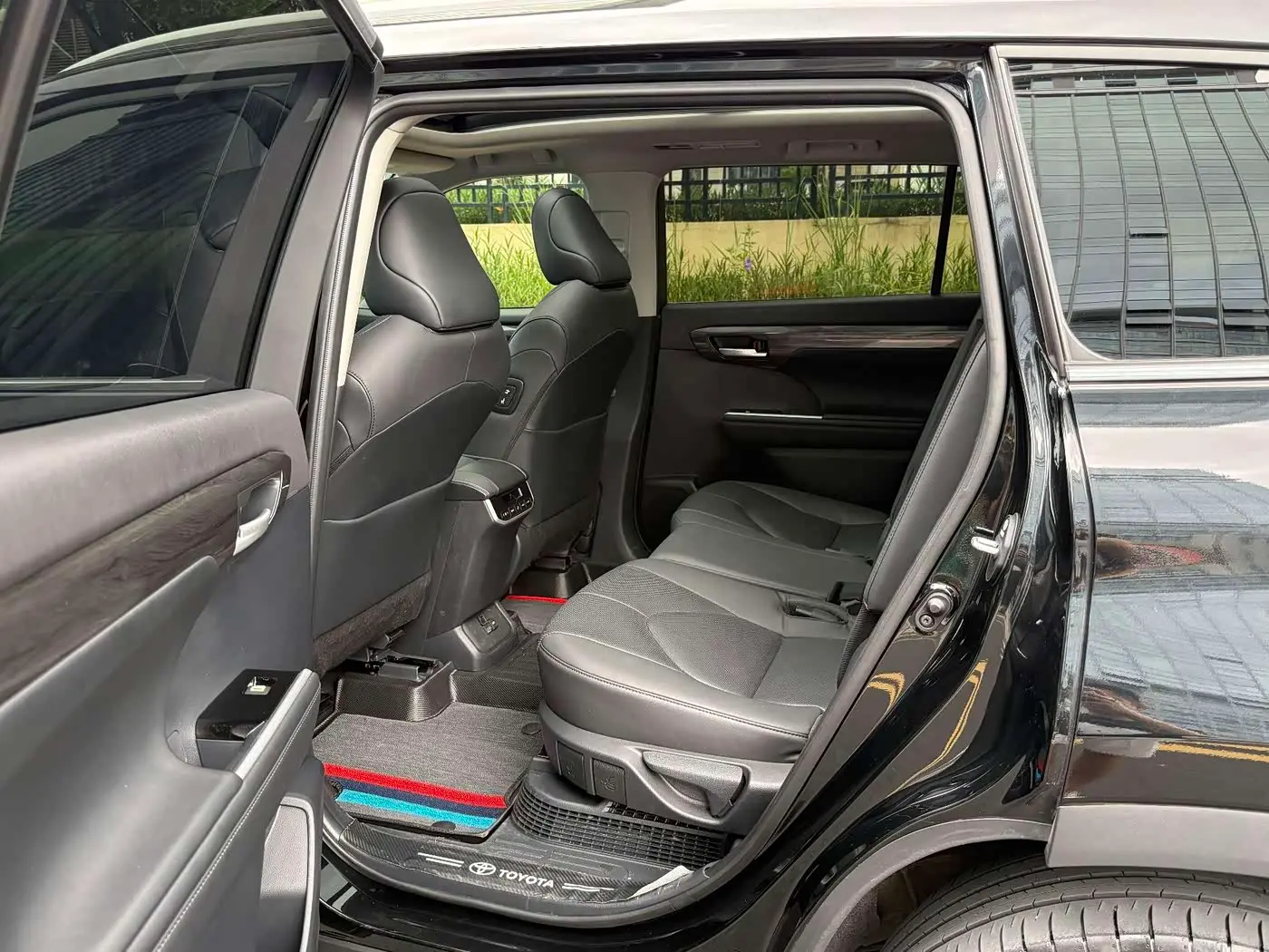 Toyota Highlander 2025 — Фото 5/18