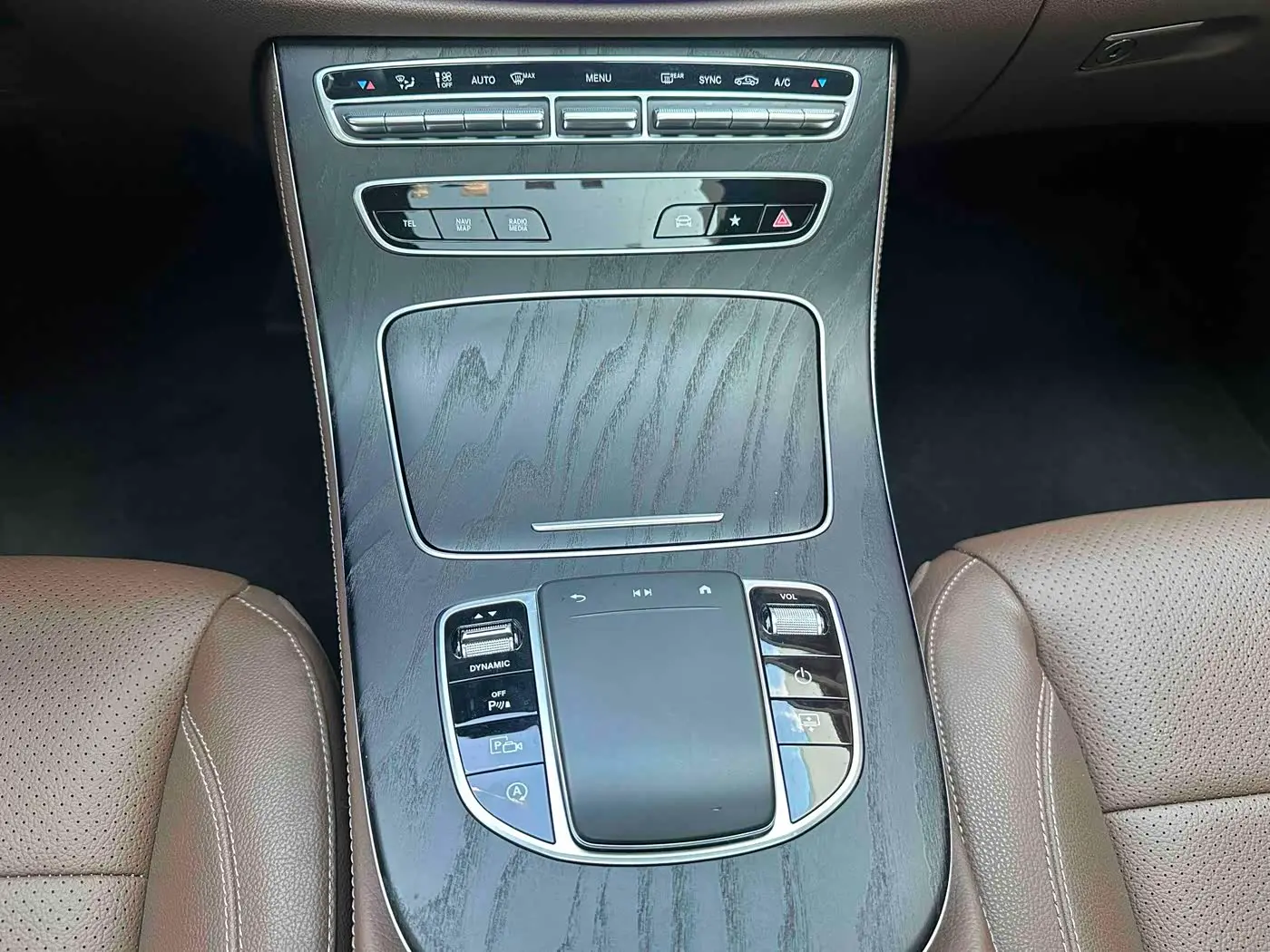 Mercedes-Benz E-Class 2021 — Фото 5/17