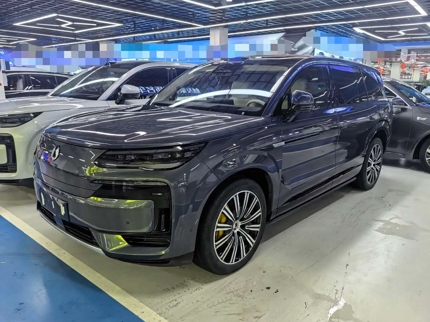 Denza N9, 2025