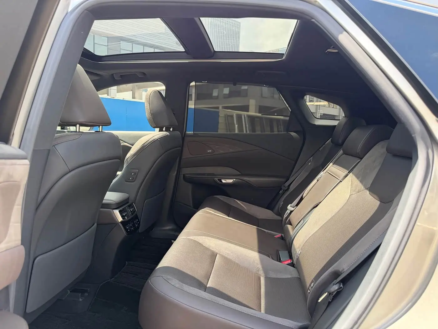 Lexus RX New Energy 2023 — Photo 5/14