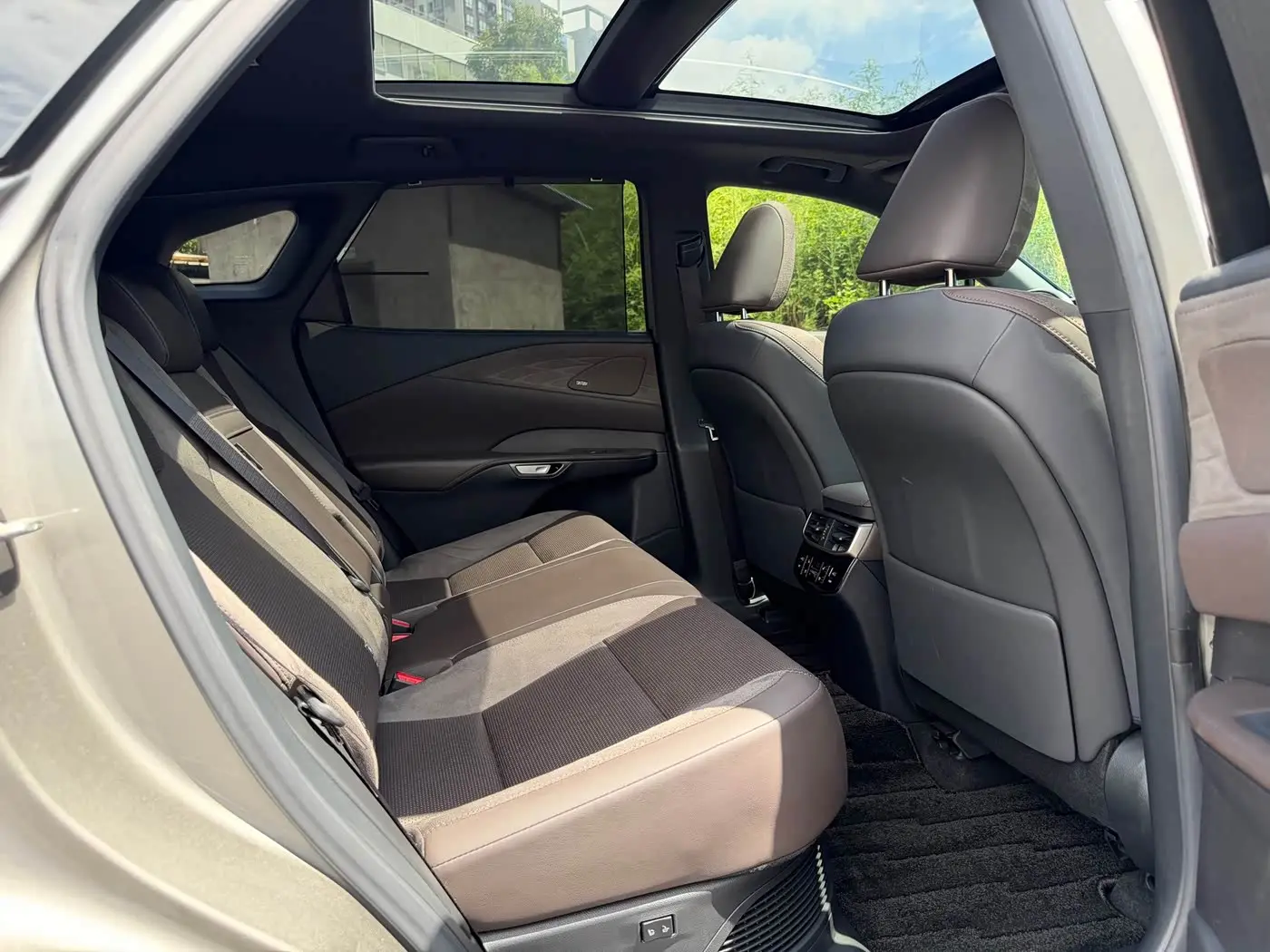 Lexus RX New Energy 2023 — Photo 9/14