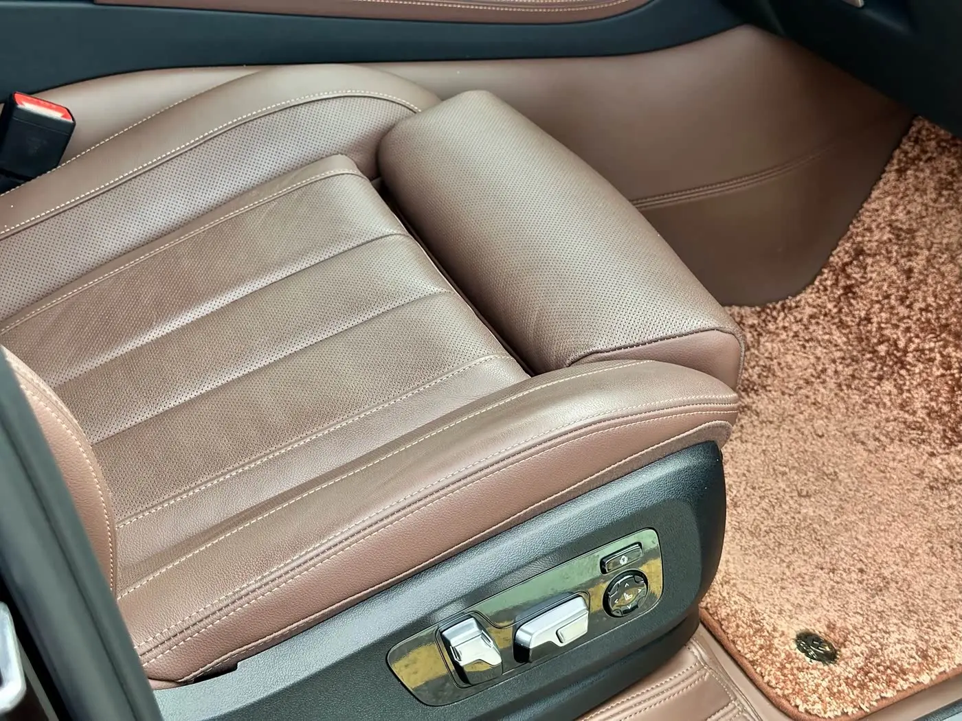 BMW X7 2022 — Photo 12/20