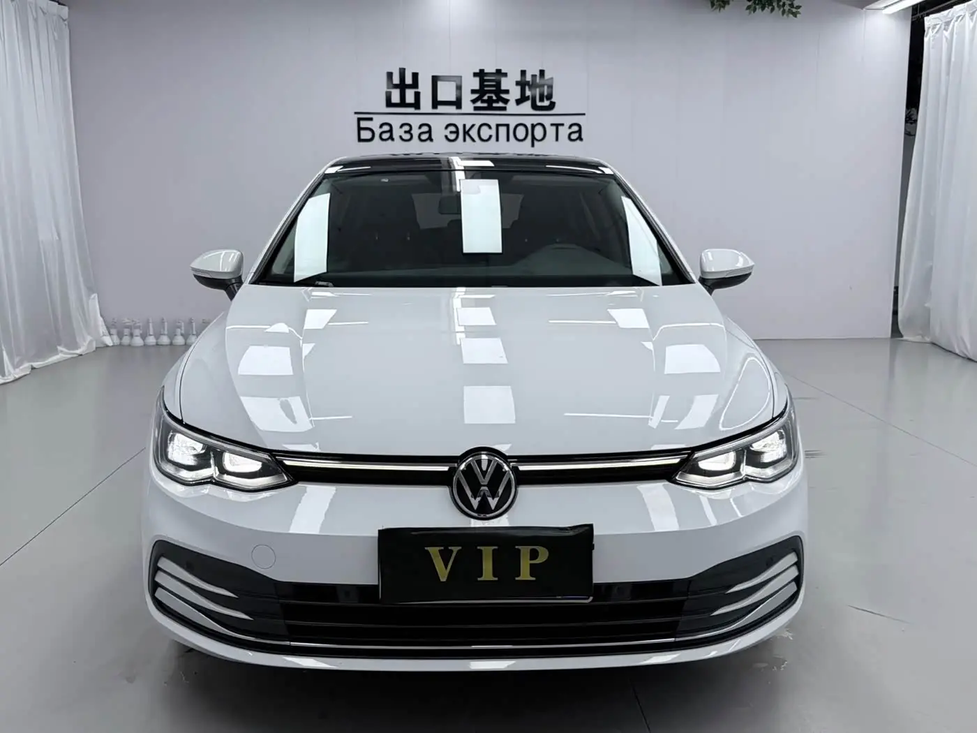 Volkswagen Golf 2022 — Photo 2/17