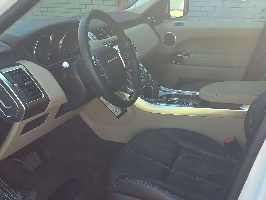 Land Rover Range Rover Sport 2016 — Photo 9/15