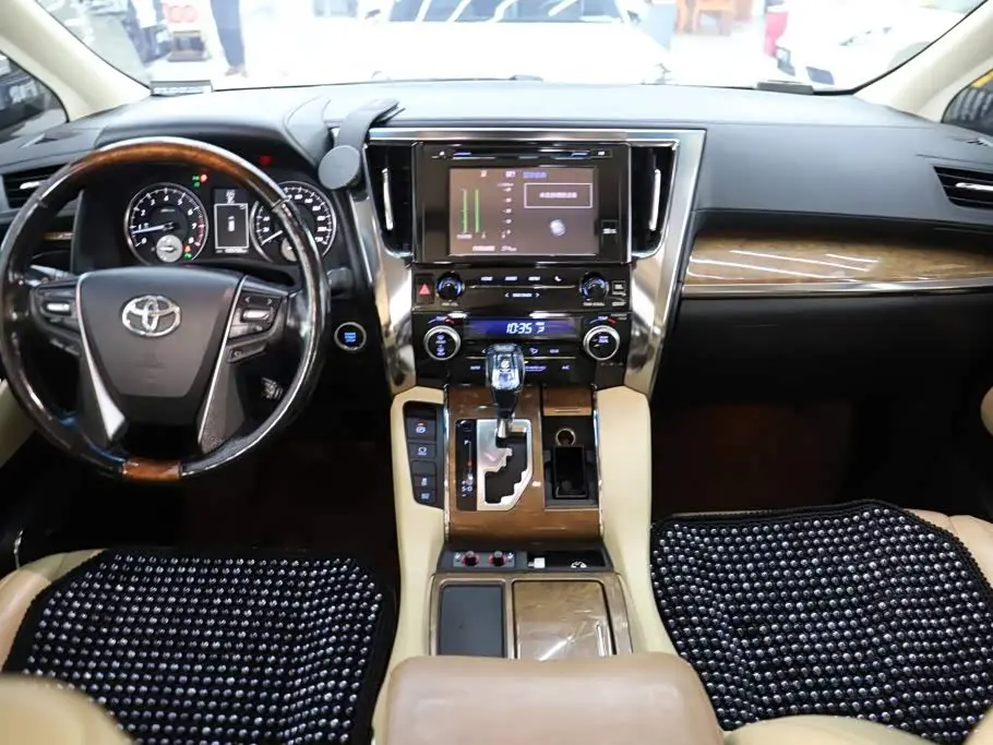 Toyota Alphard 2017 — Şəkil 16/20