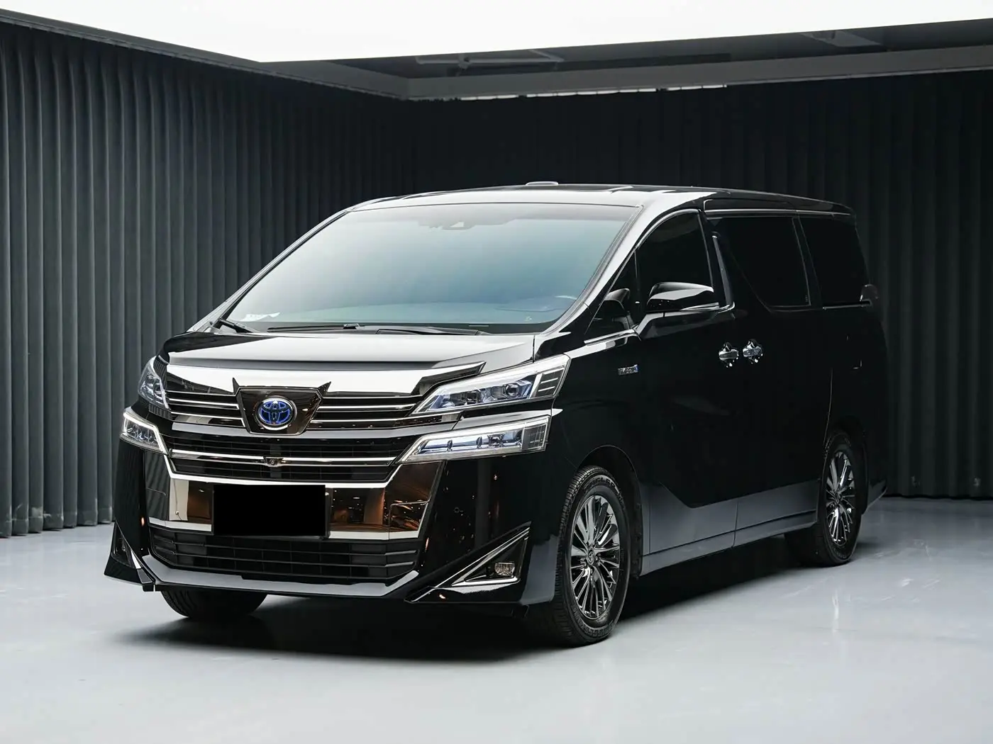 Toyota Vellfire 2019 — Photo 1/8