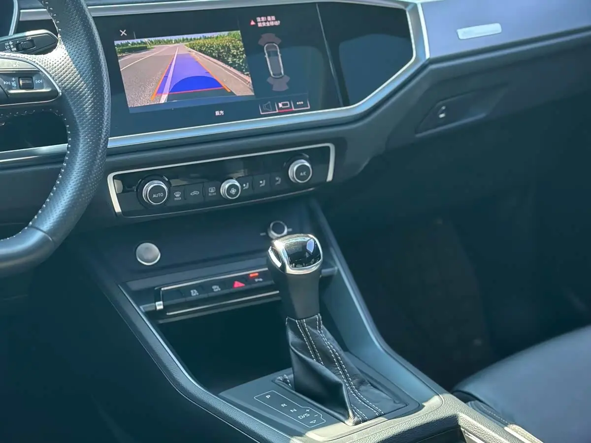 Audi Q3 Sportback 2020 — Фото 8/9