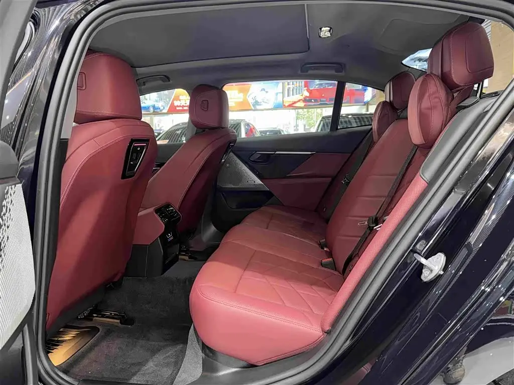 BMW 5 Series 2025 — Şəkil 13/20
