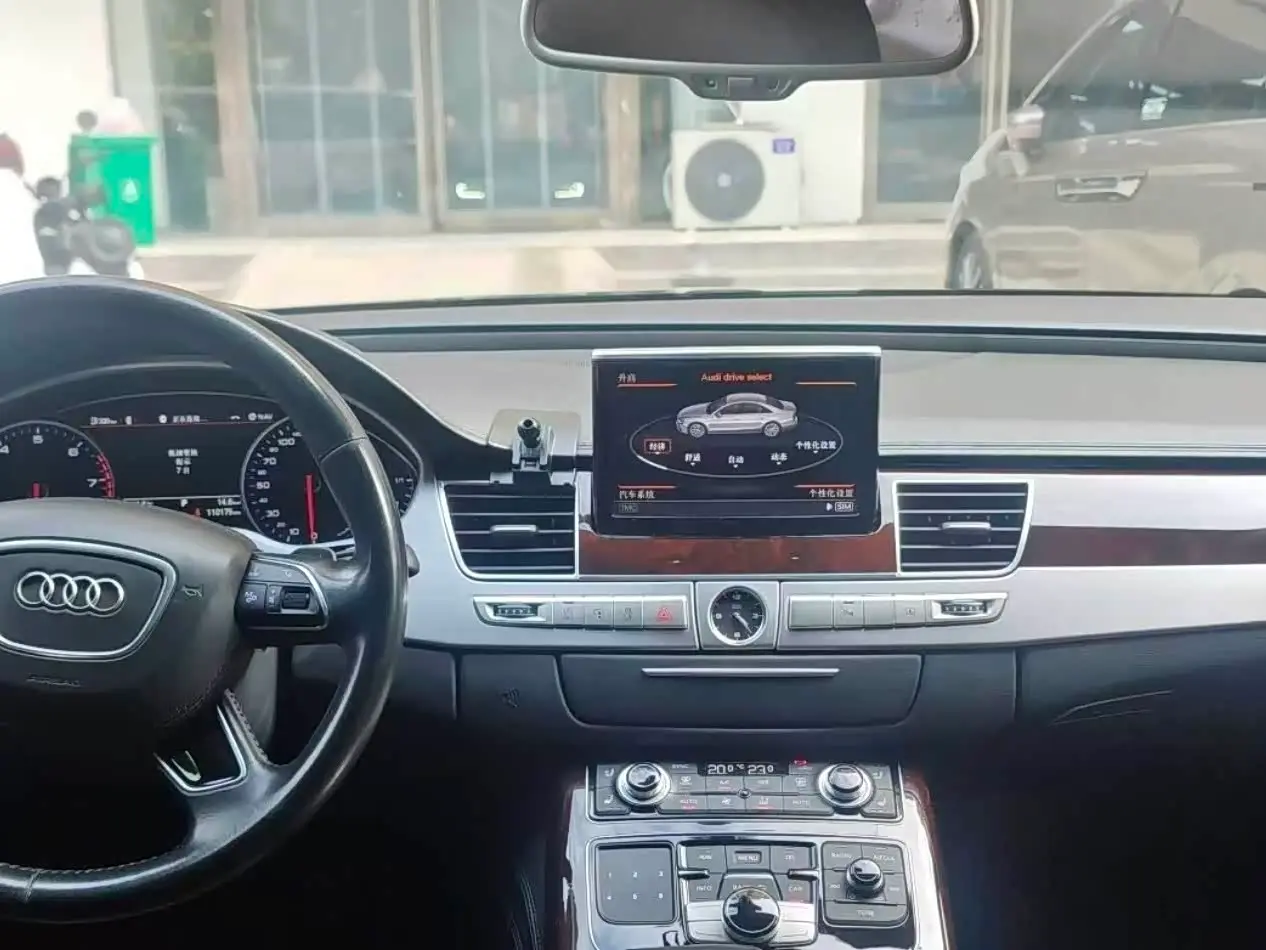Audi A8 2017 — Photo 5/5