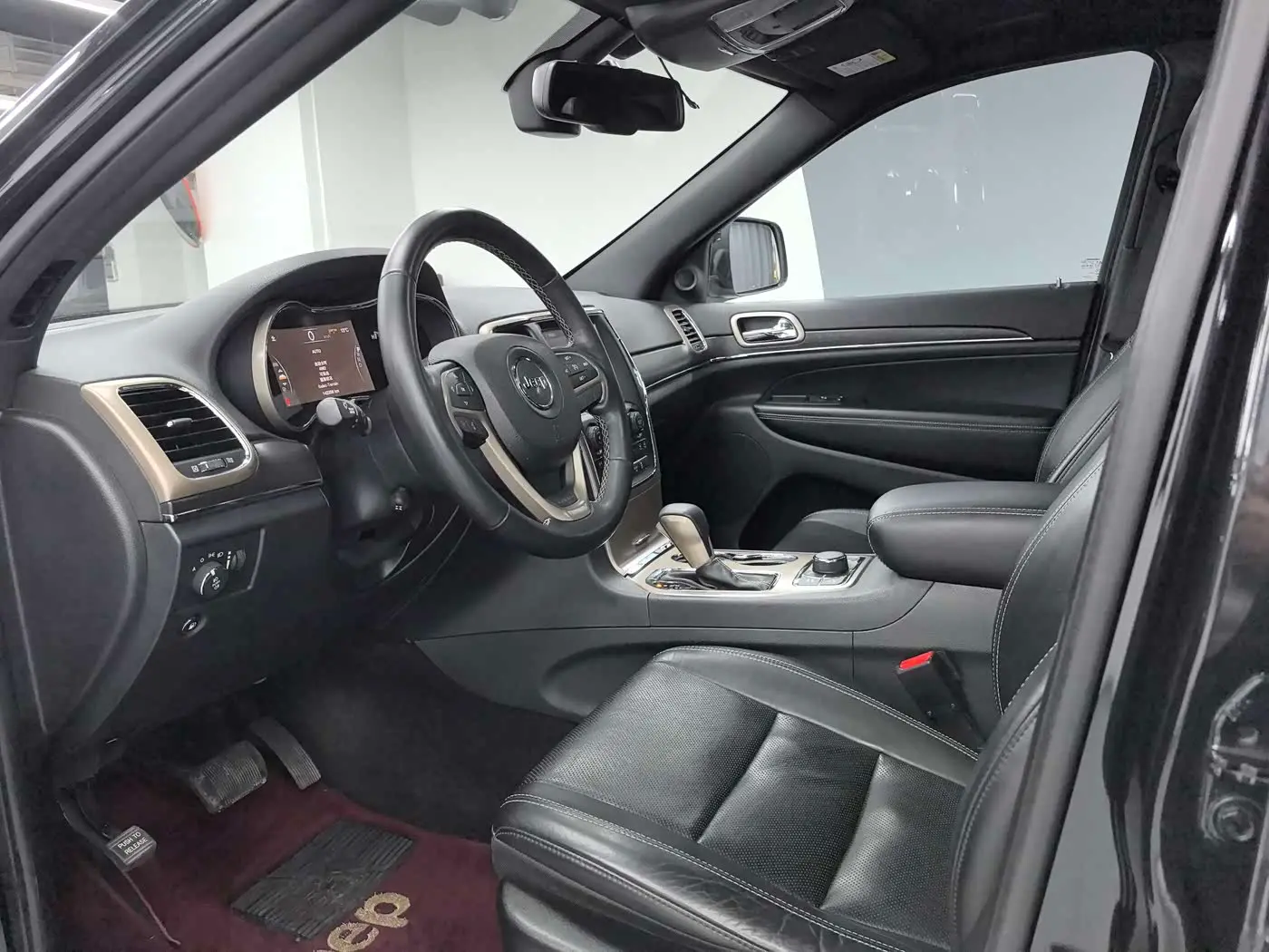 Jeep Grand Cherokee 2017 — Photo 4/16