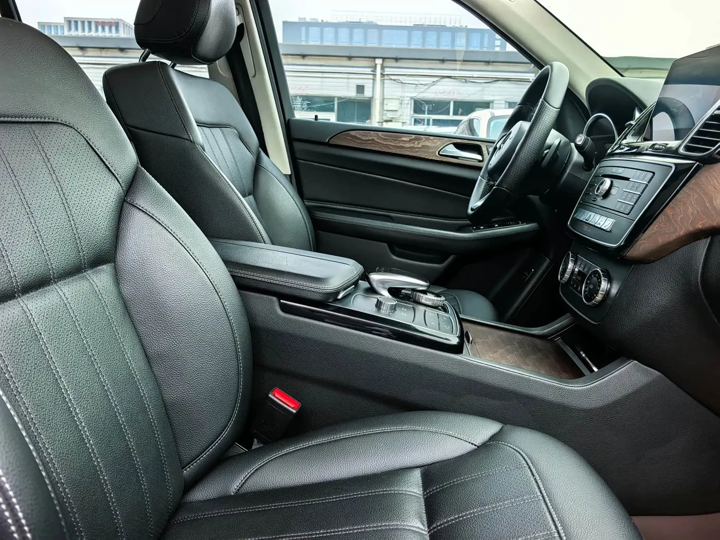 Mercedes-Benz GLE 2016 — Photo 10/20