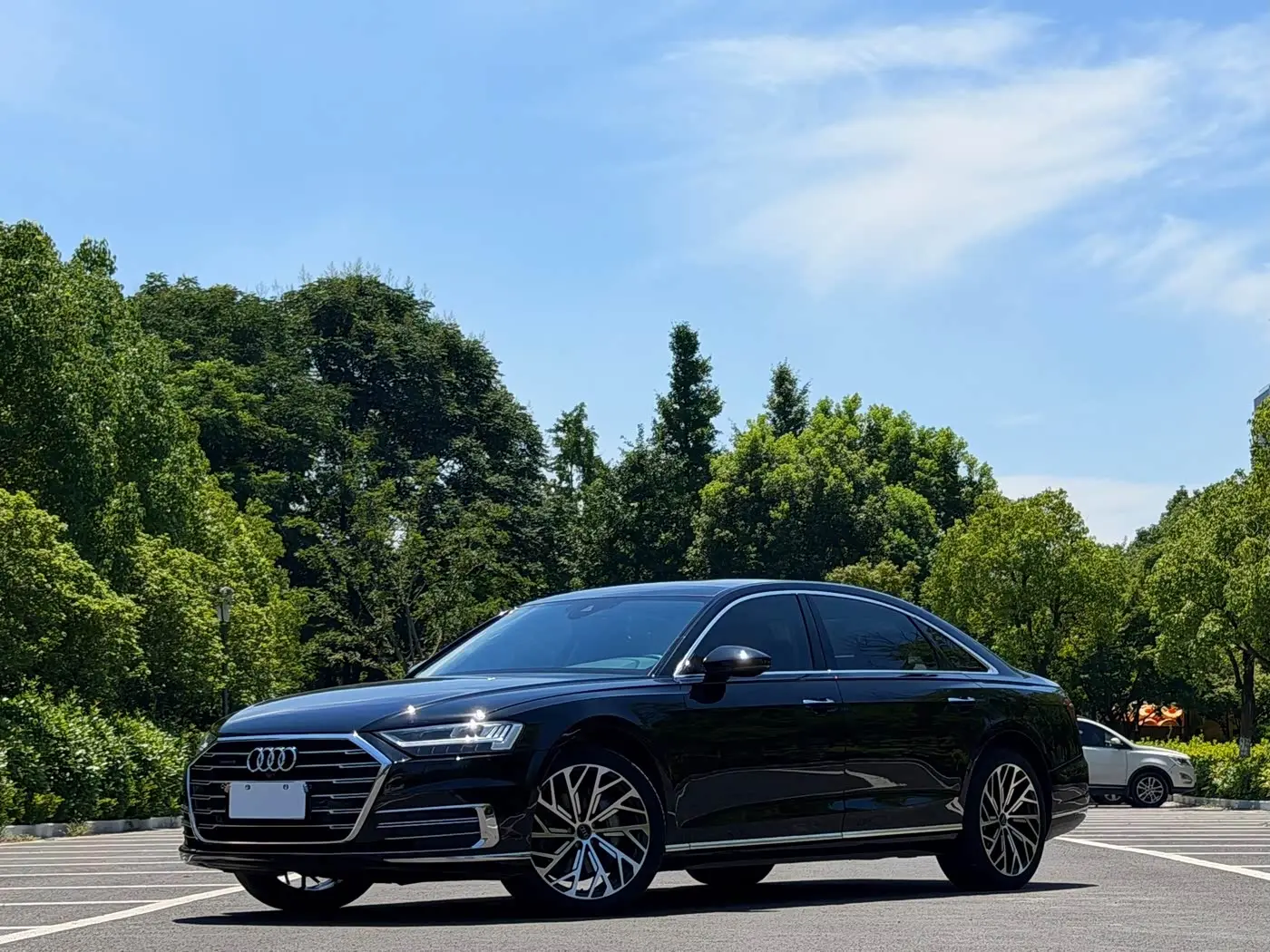 Audi A8 2021 — Photo 1/20