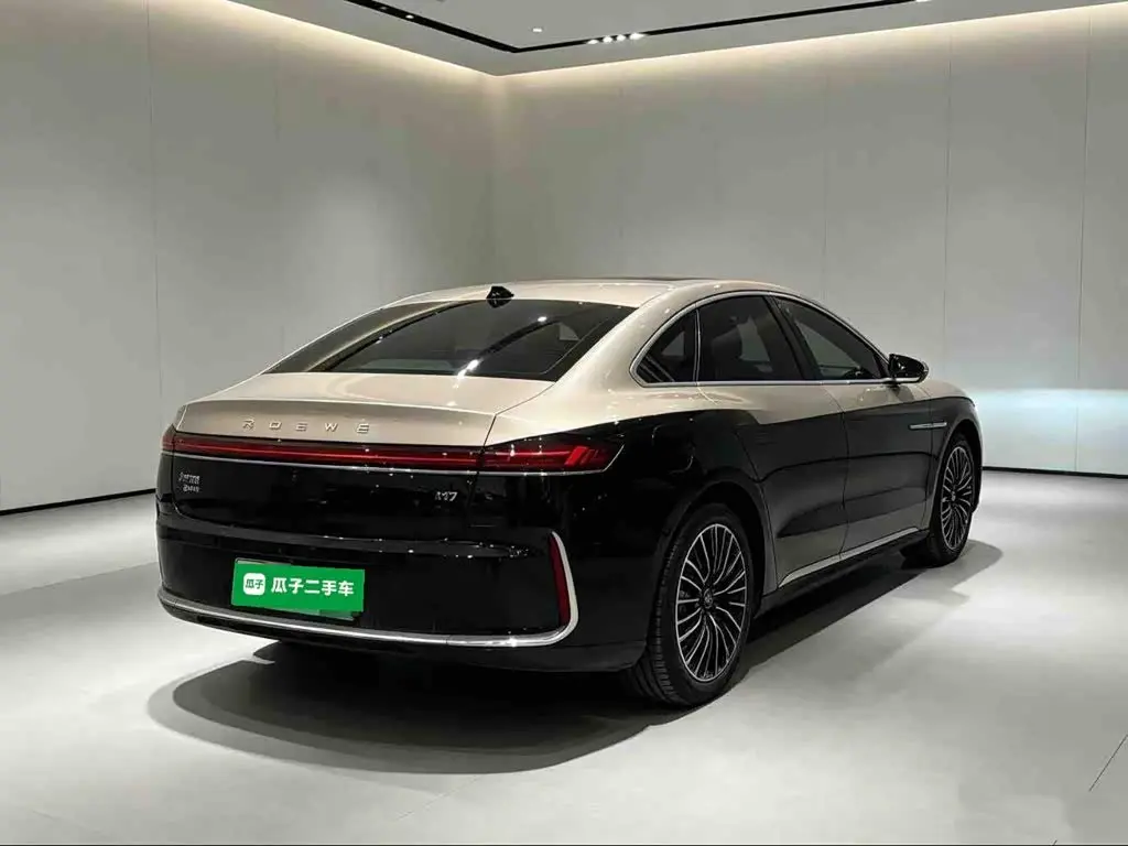 Roewe M7 DMH 2025 — Фото 7/20