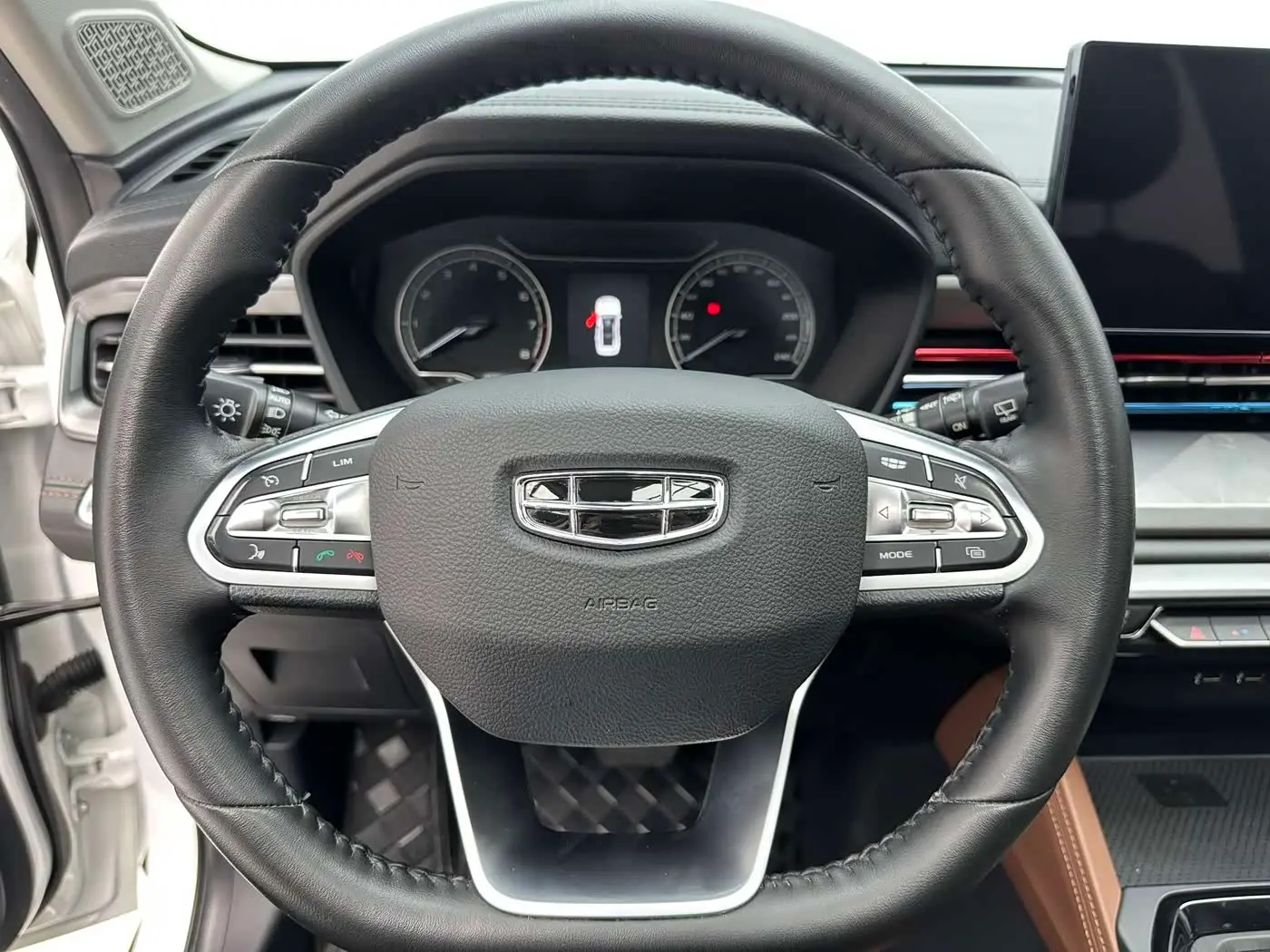 Geely Emgrand X6 2023 — Фото 17/20