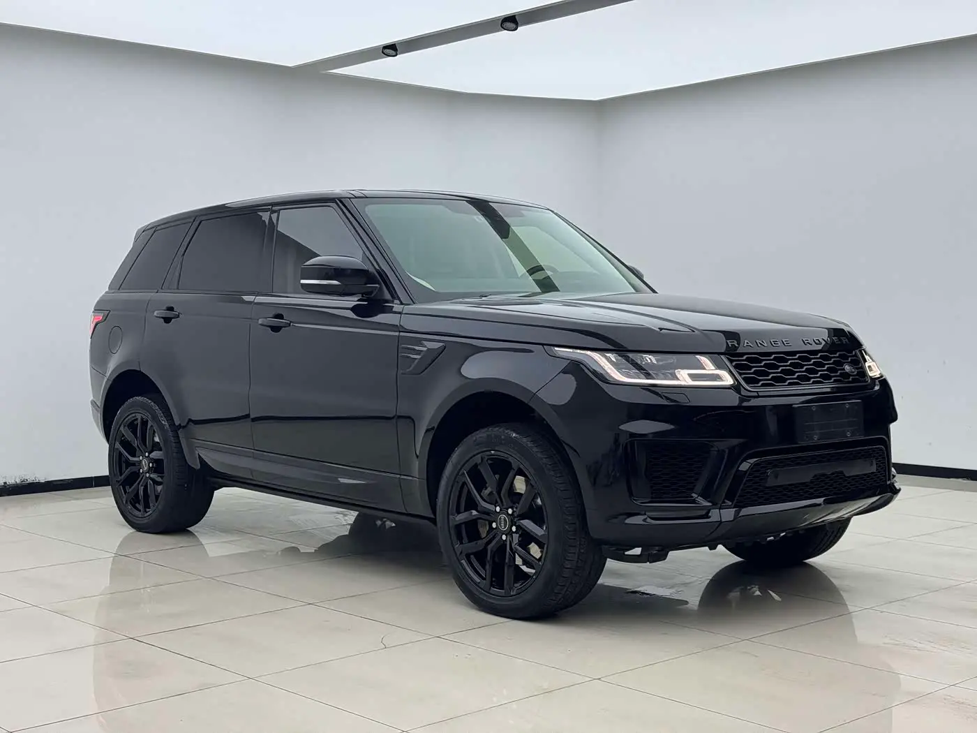 Land Rover Range Rover Sport 2019 — Photo 3/13