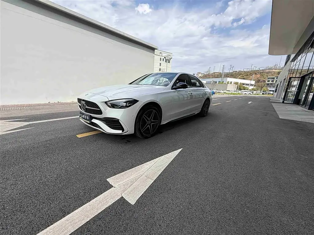Mercedes-Benz C-Class, 2024