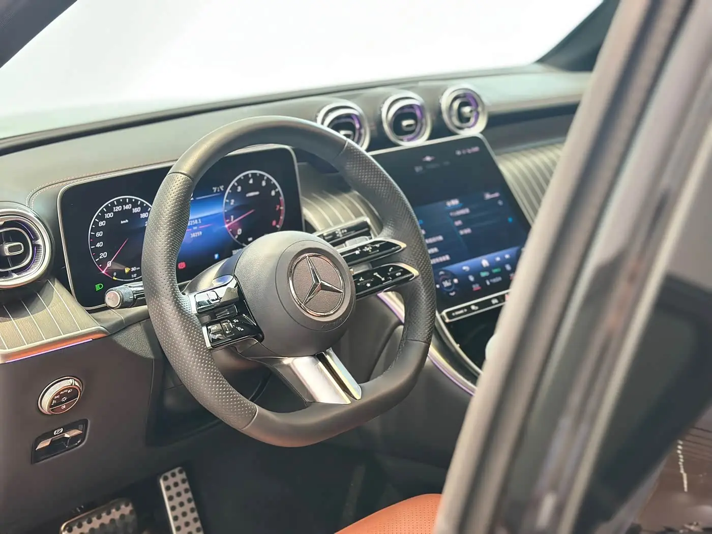Mercedes-Benz GLC Coupe 2024 — Photo 7/20