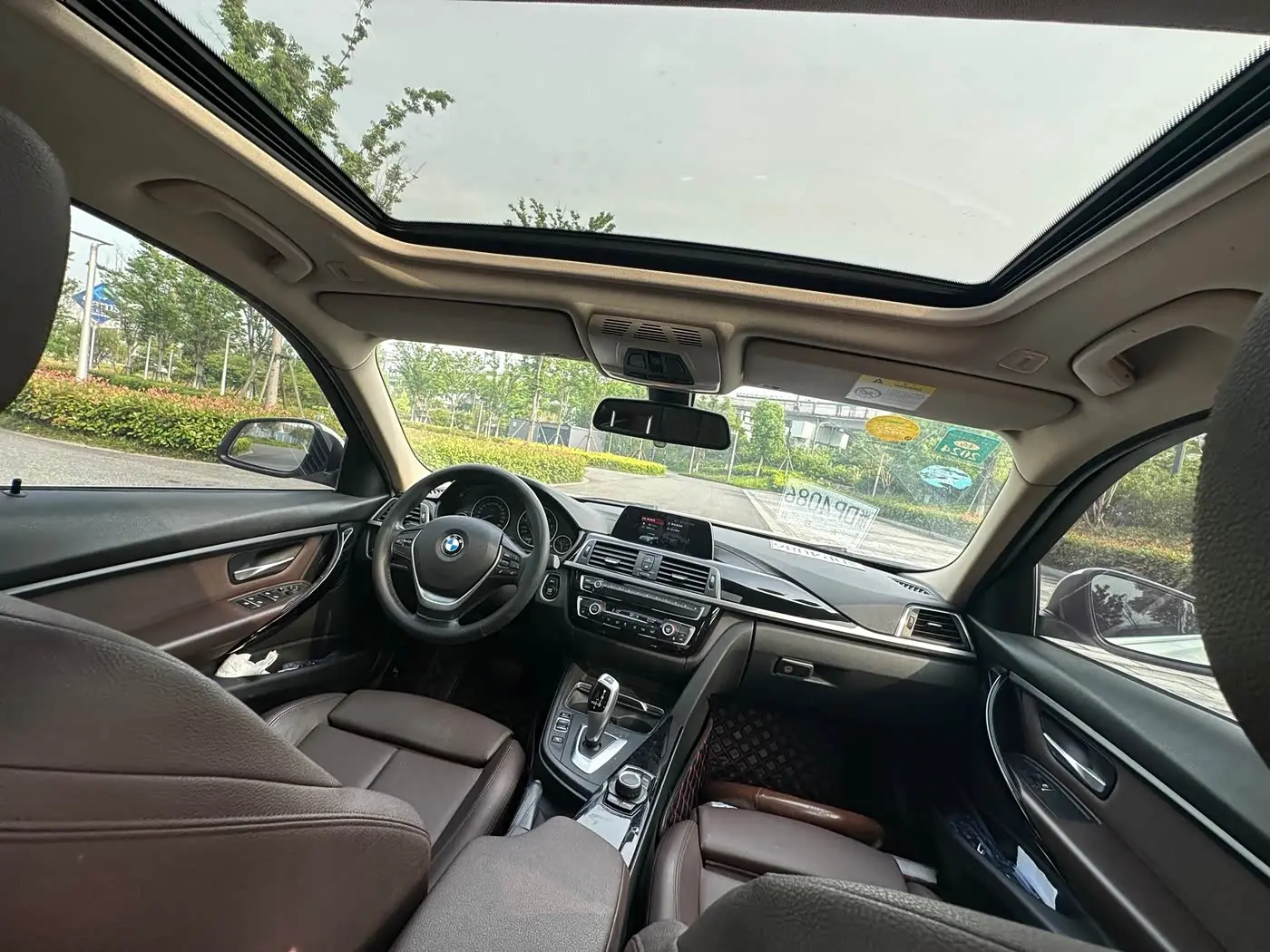 BMW 3 Series 2018 — Фото 11/16