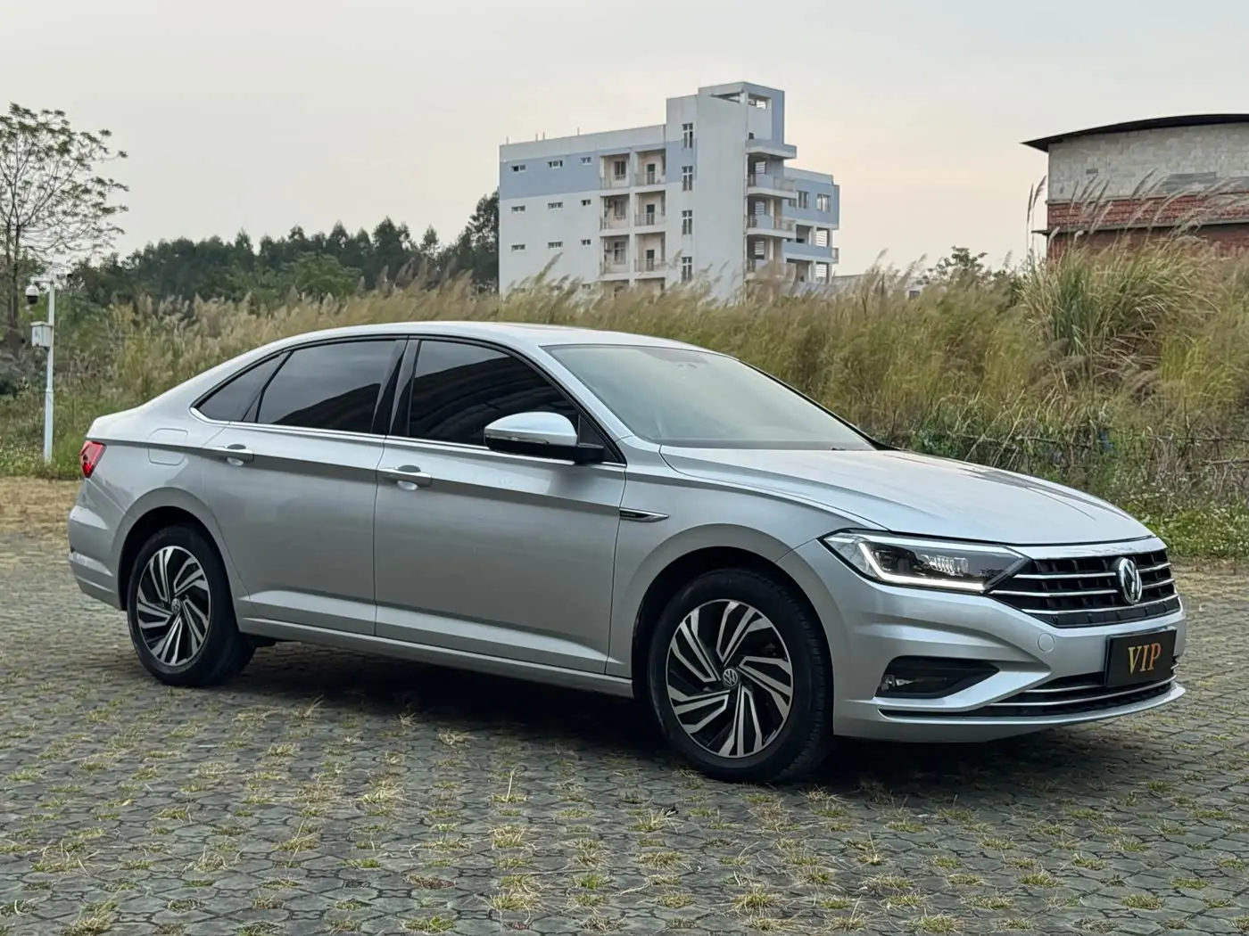 Volkswagen Sagitar 2022 — Photo 3/20