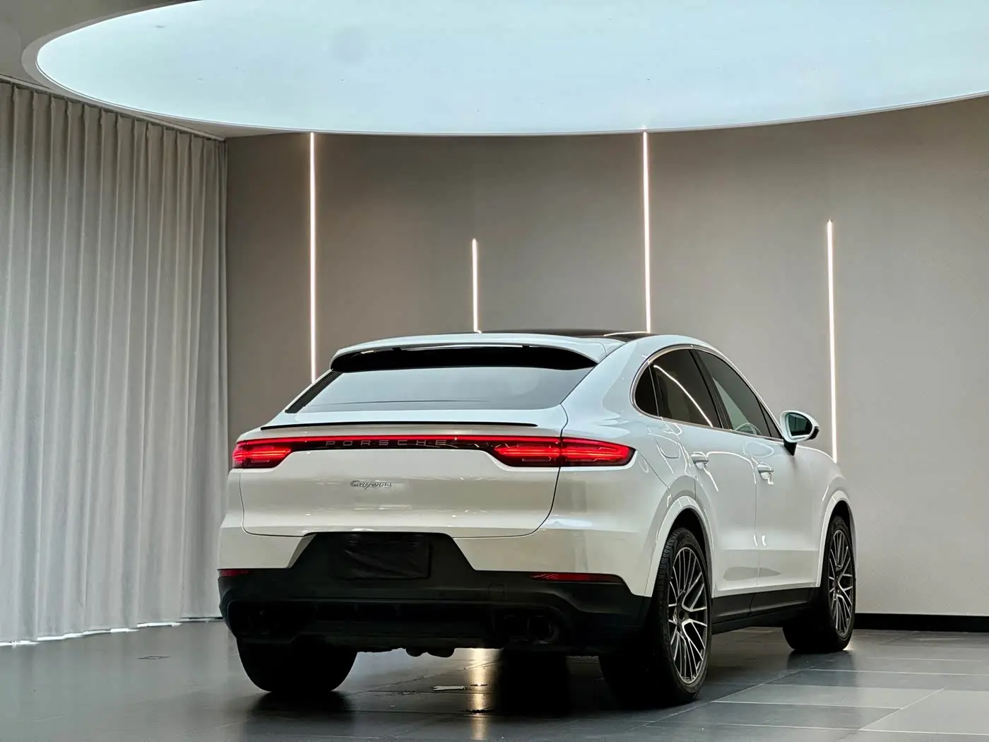 Porsche Cayenne 2019 — Фото 9/11