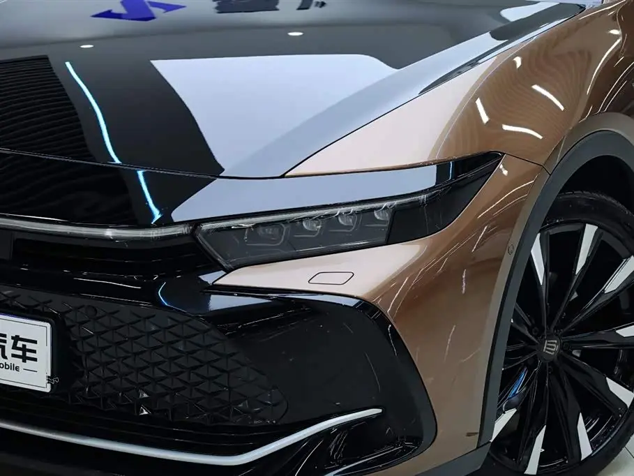 Toyota Crown SportCross 2024 — Photo 9/20