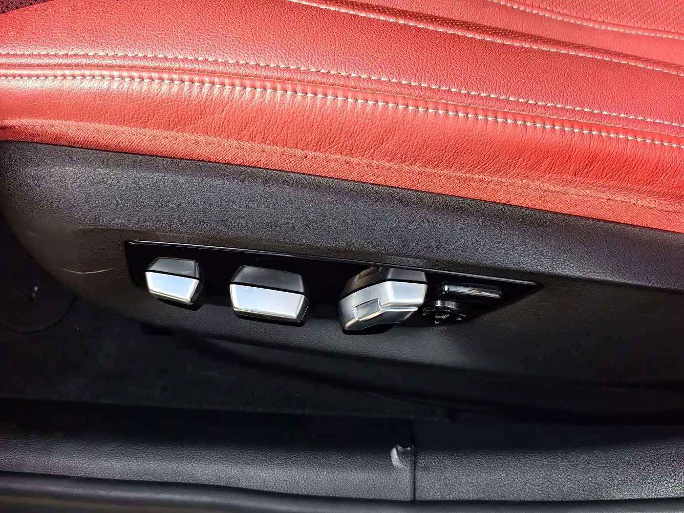 BMW 5 Series 2021 — Фото 11/15