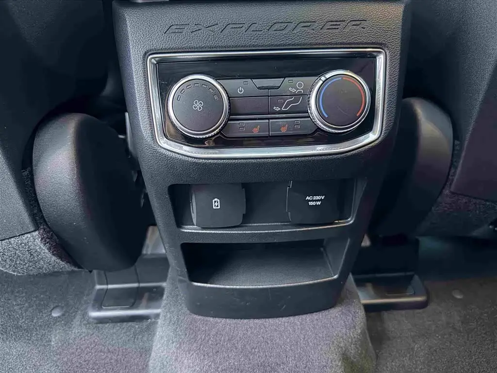 Ford Explorer 2021 — Фото 10/20