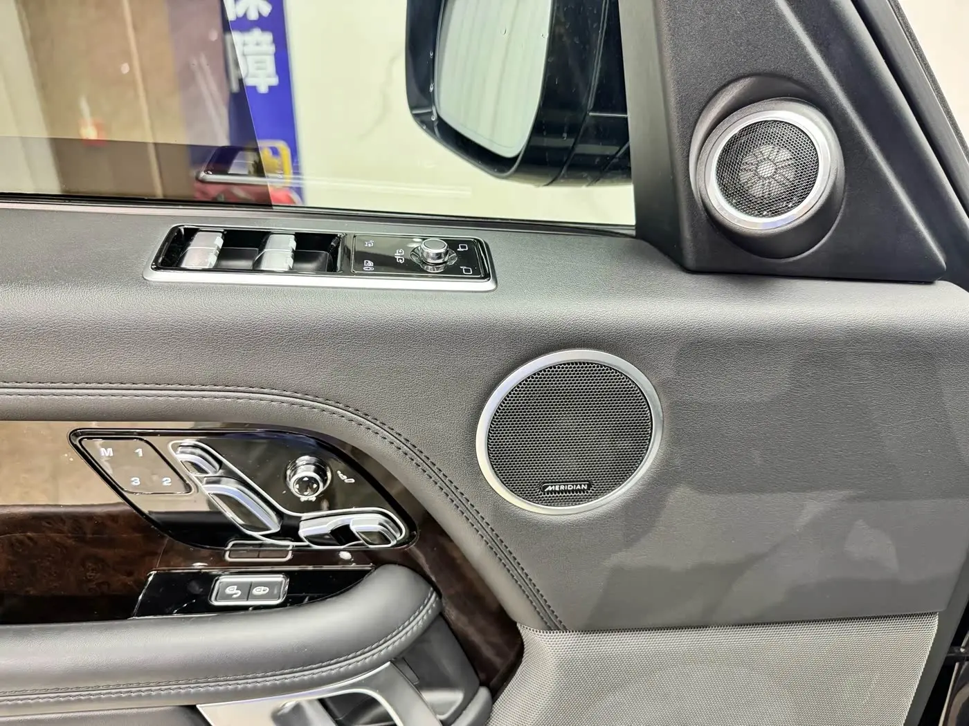Land Rover Range Rover 2020 — Фото 17/20