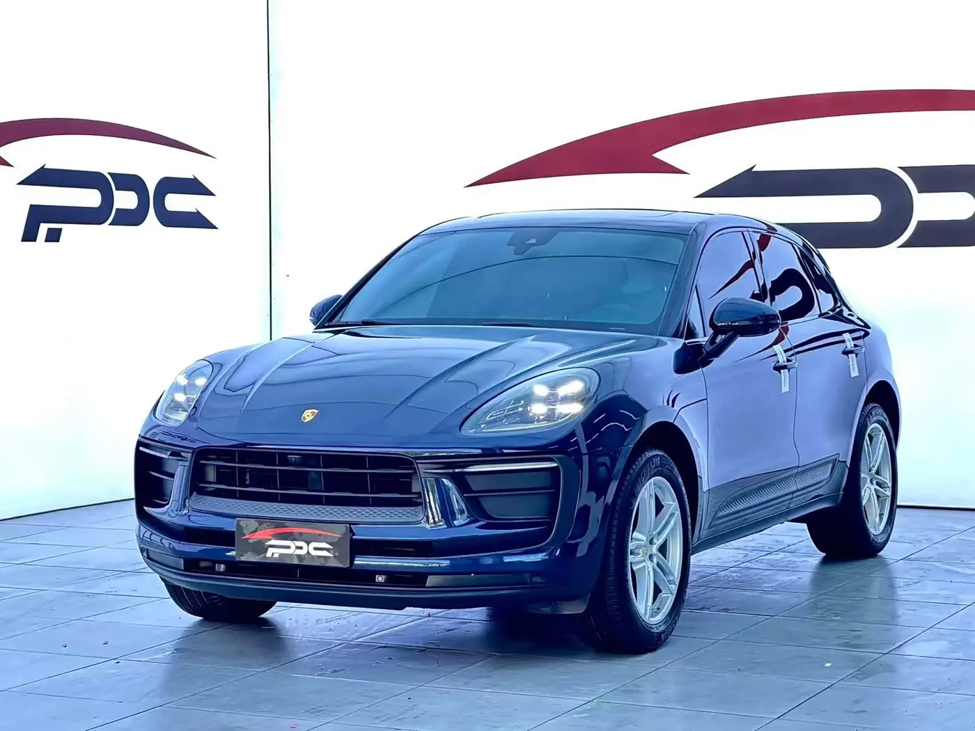 Porsche Macan 2022 — ფოტო 1/20