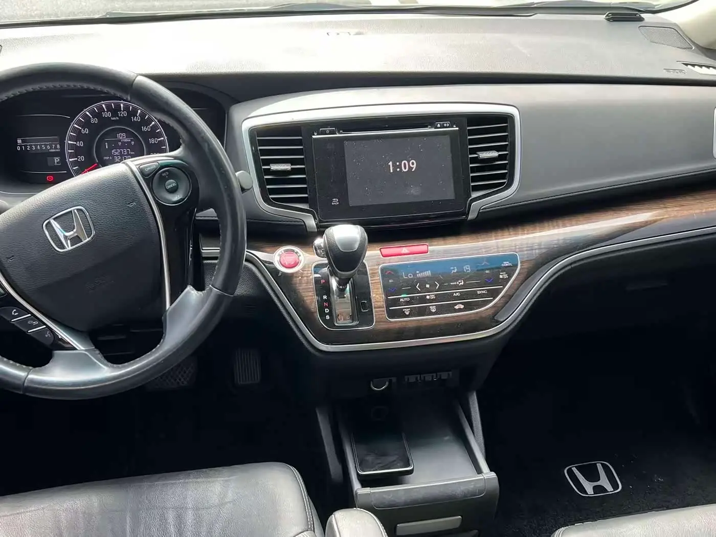 Honda Odyssey 2018 — Фото 11/16