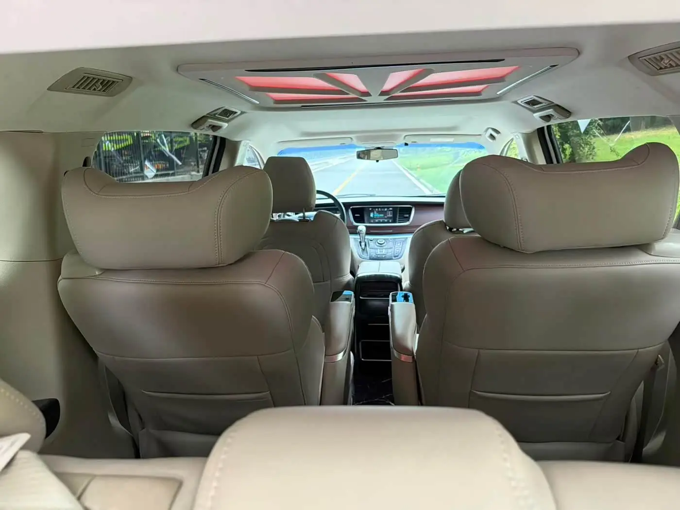 Buick GL8 2019 — Şəkil 13/15