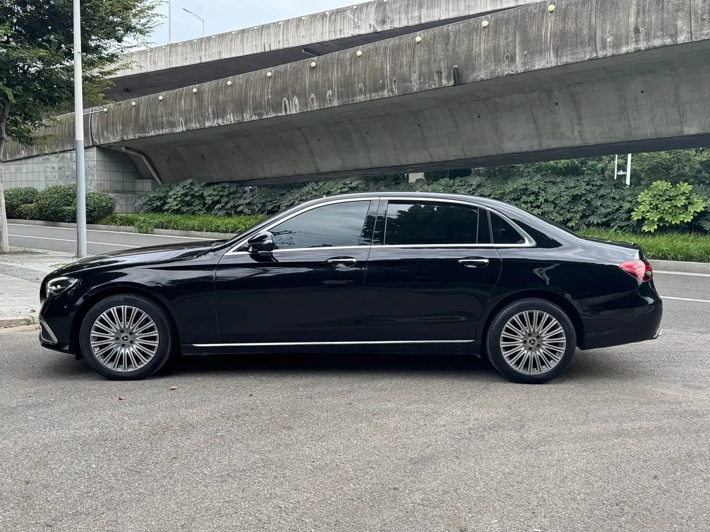 Mercedes-Benz E-Class 2020 — Photo 5/12