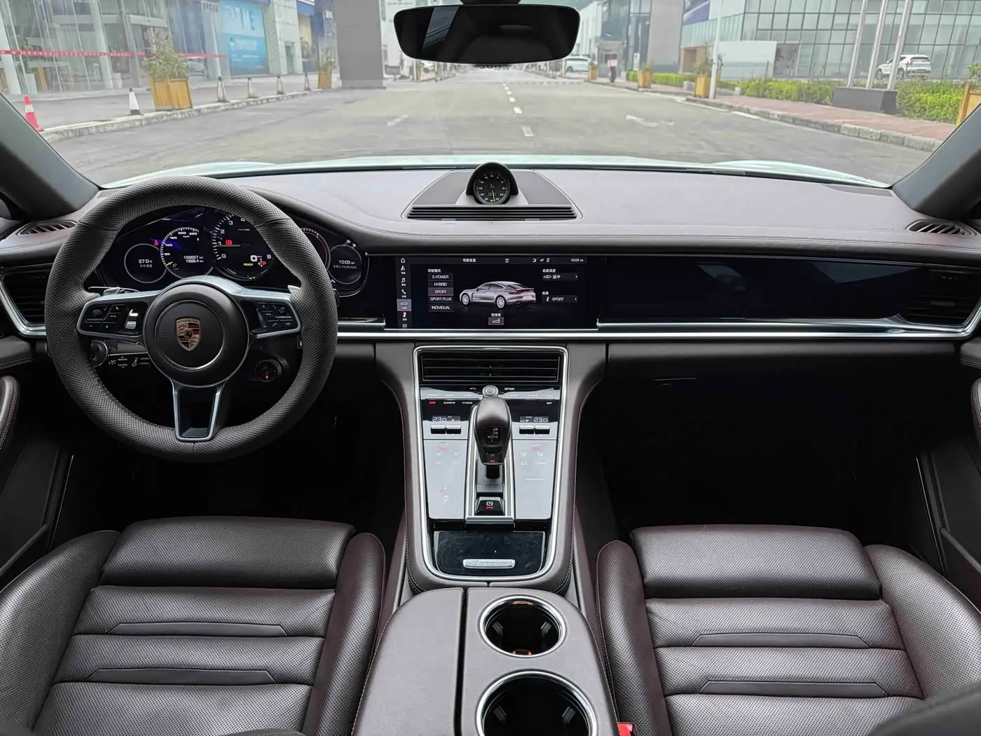 Porsche Panamera New Energy 2019 — Photo 6/19