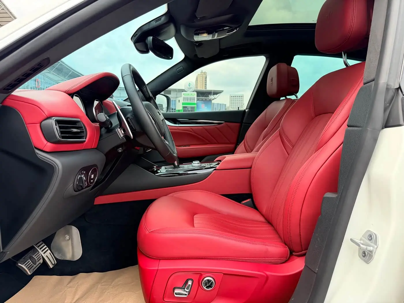 Maserati Levante 2023 — Photo 10/18