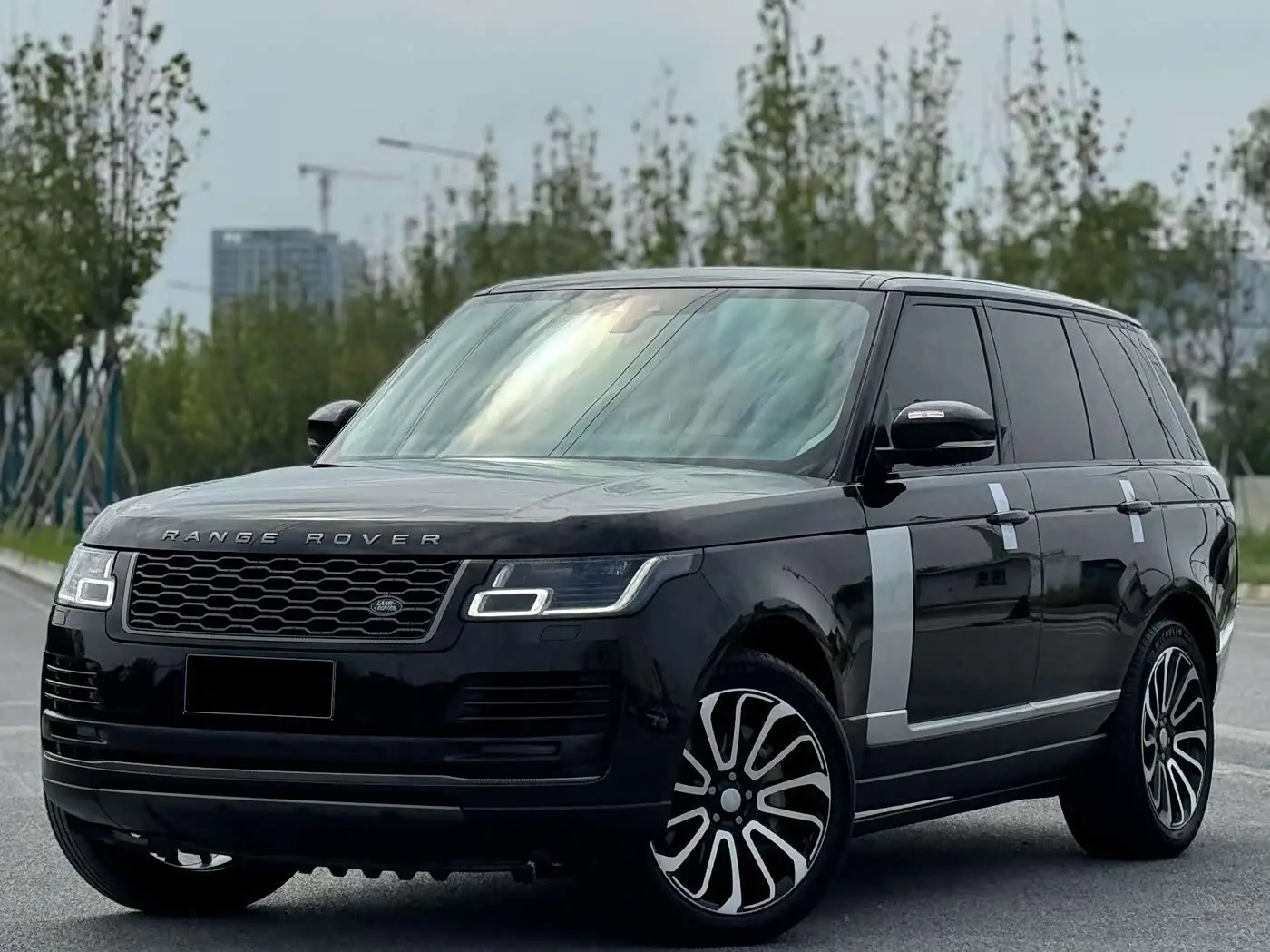Land Rover Range Rover 2020 — Фото 1/14