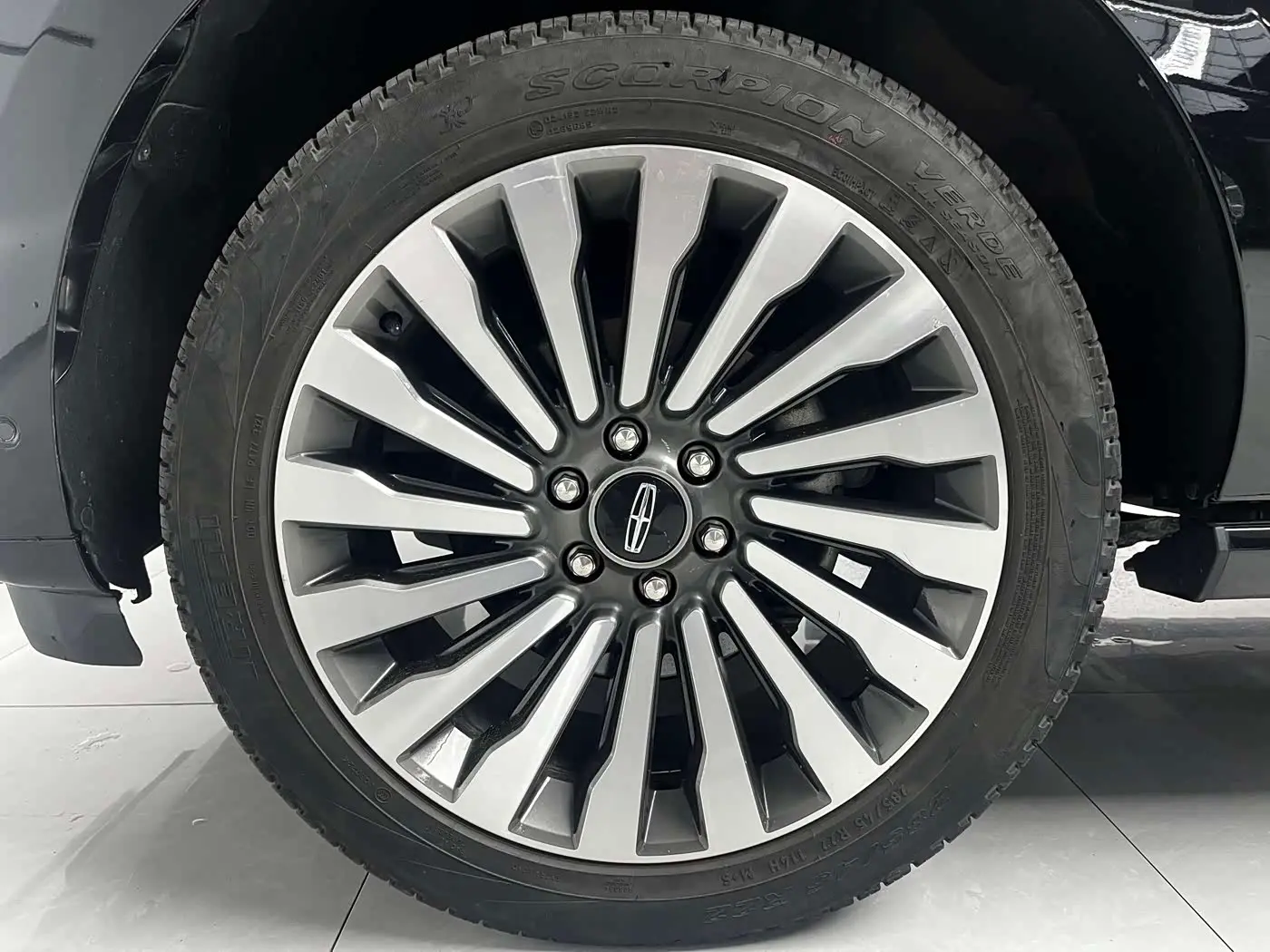 Lincoln Navigator 2023 — Photo 20/20