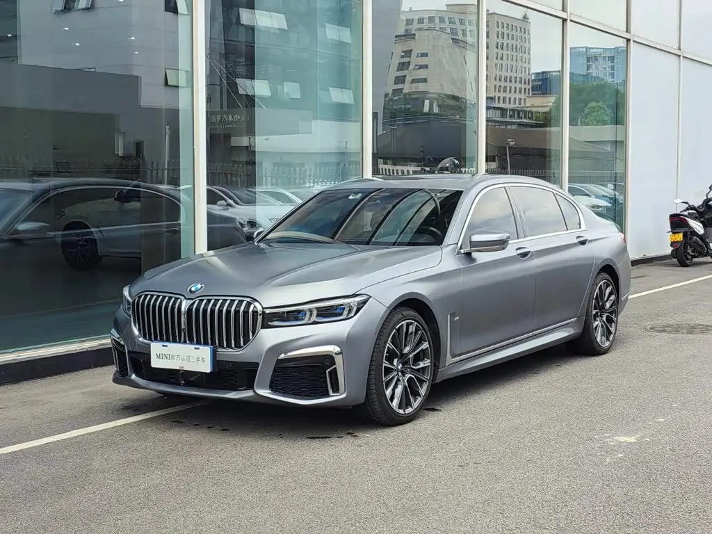BMW 7 Series 2021 — Photo 1/9