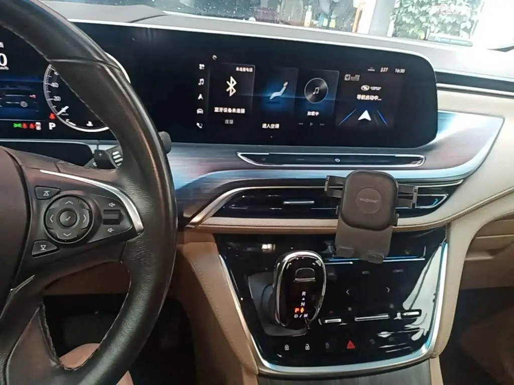 Buick GL8 2021 — Şəkil 10/20