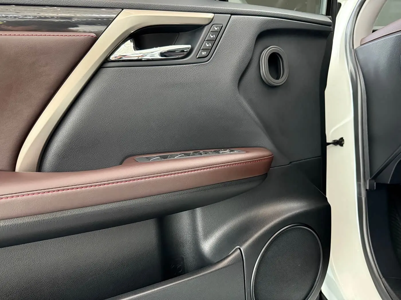 Lexus RX 2021 — Şəkil 15/17