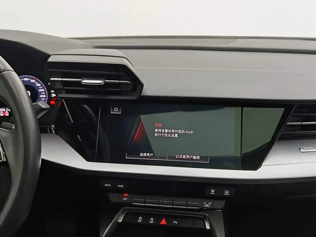 Audi A3 2023 — Фото 12/20