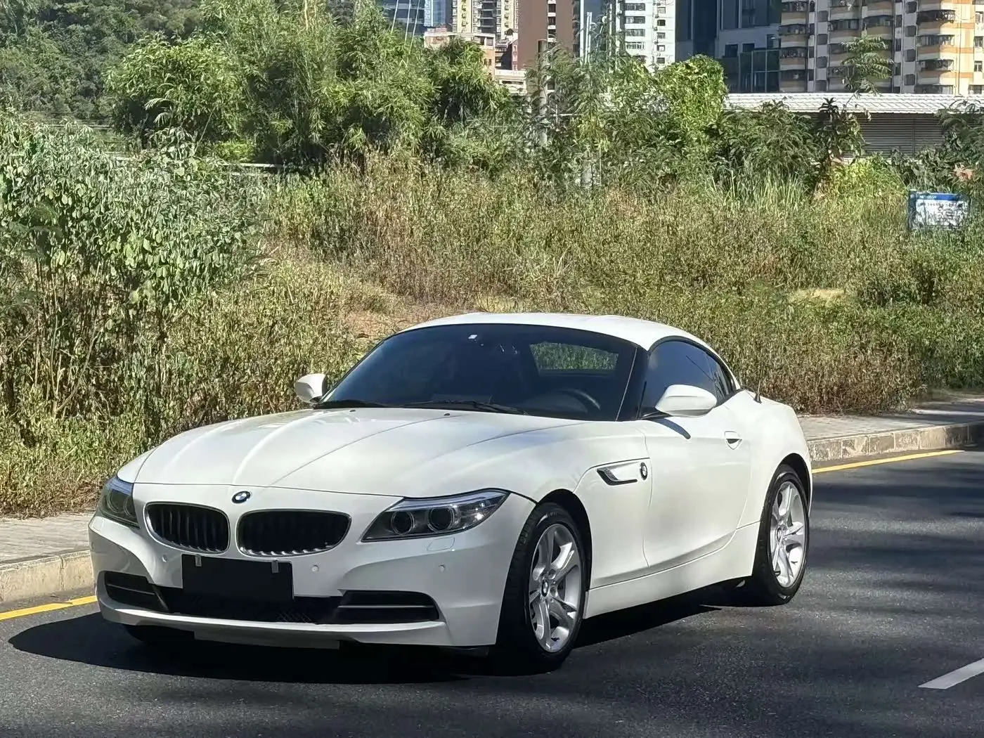 BMW Z4 2016 — Фото 2/20