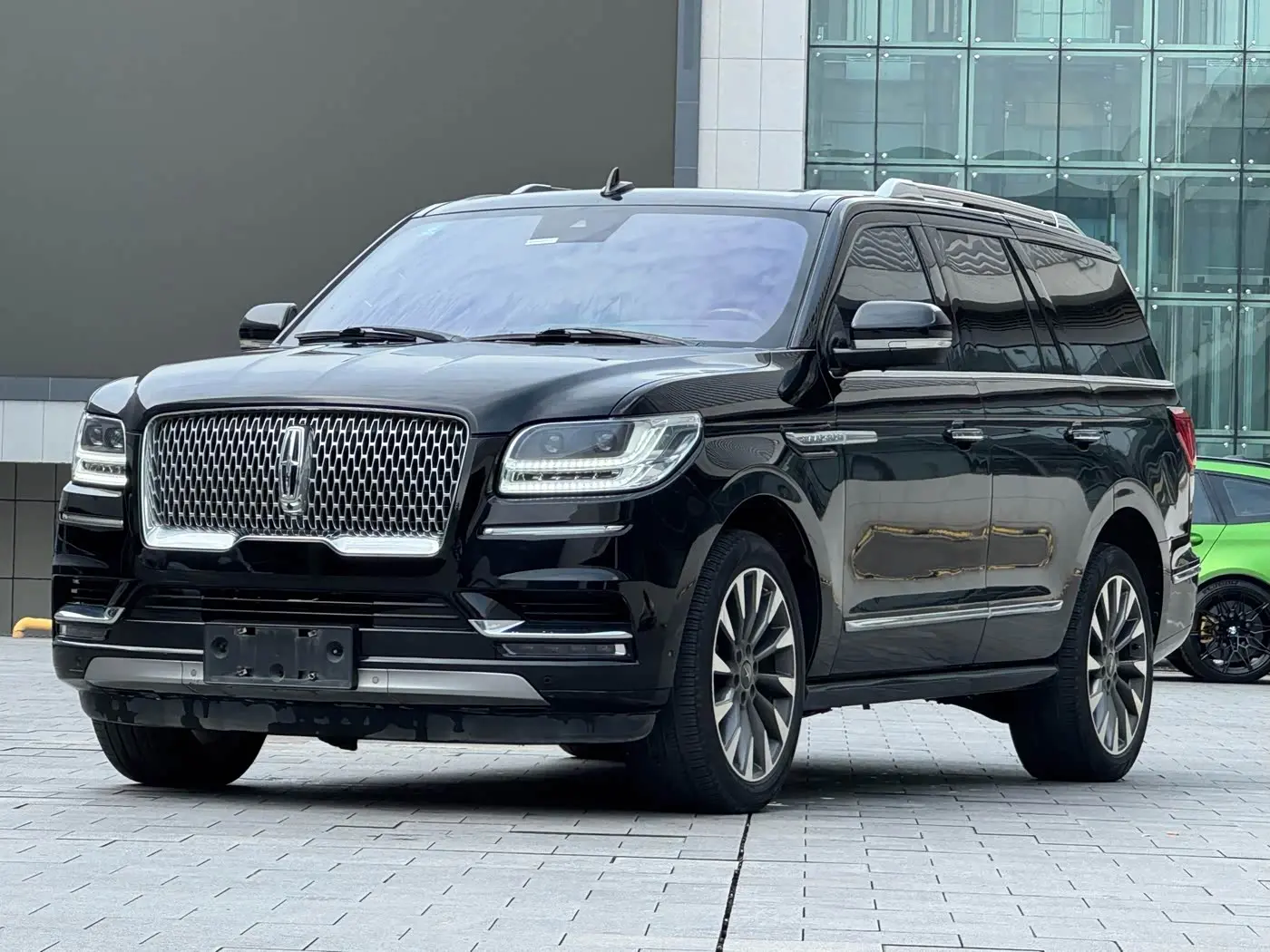 Lincoln Navigator 2020 — Şəkil 3/20