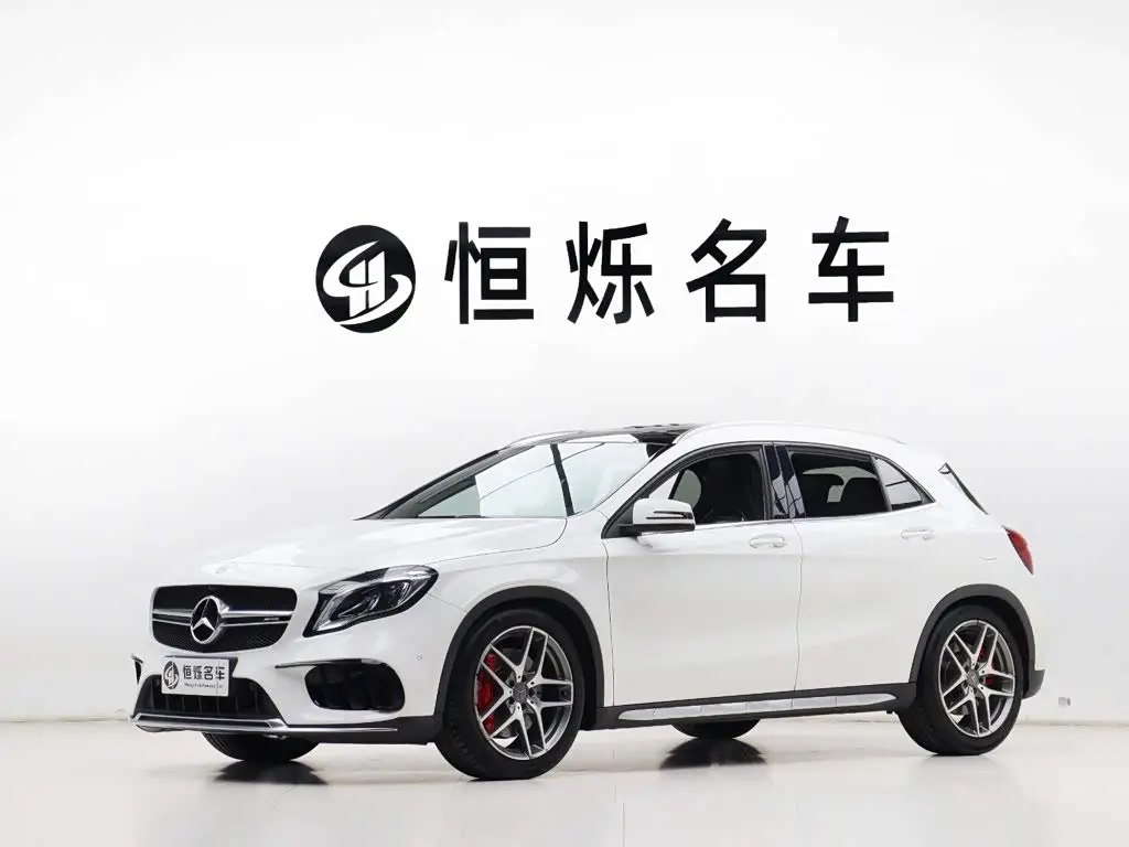 Mercedes-Benz GLA AMG 2019 — Фото 1/20