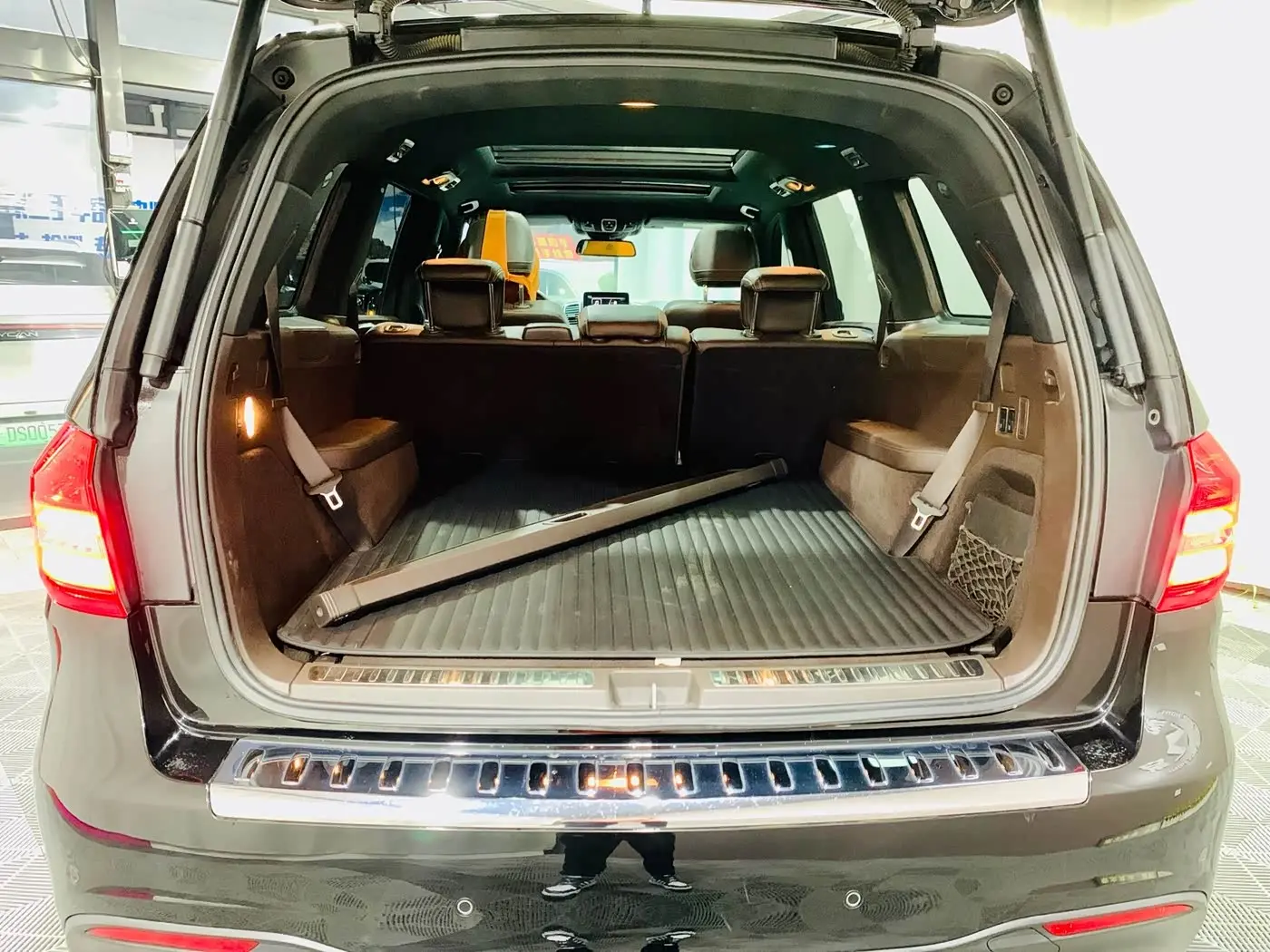 Mercedes-Benz GLS 2018 — Şəkil 18/20