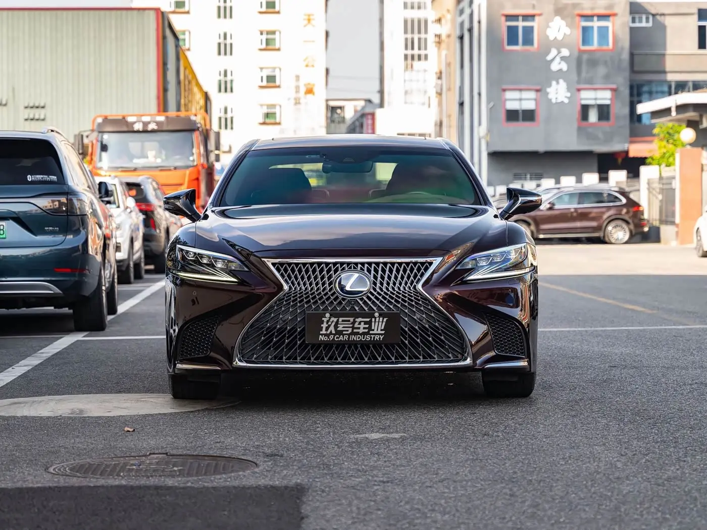 Lexus LS 2019 — Фото 2/20